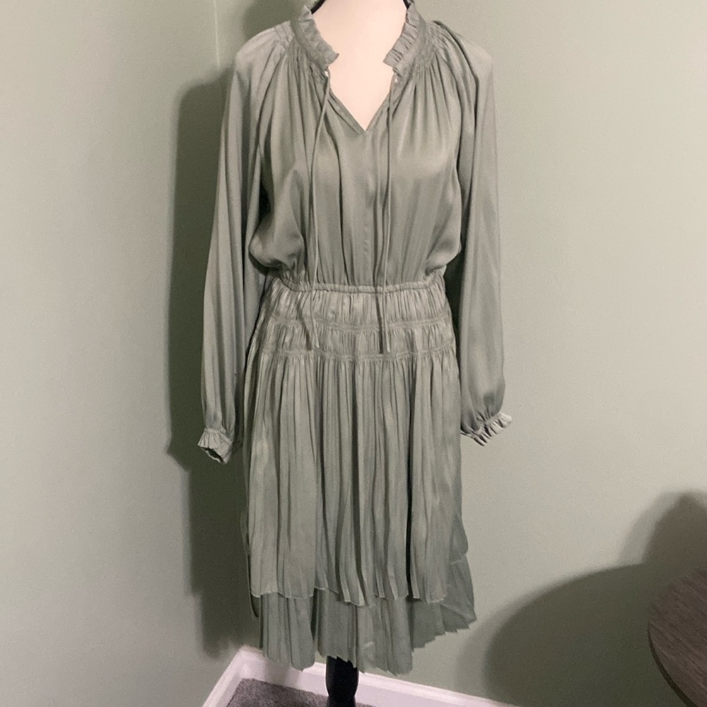 Tahari long sleeve pleated skirt